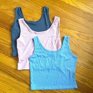 Bundle of 3 ribbed/cropped tank tops